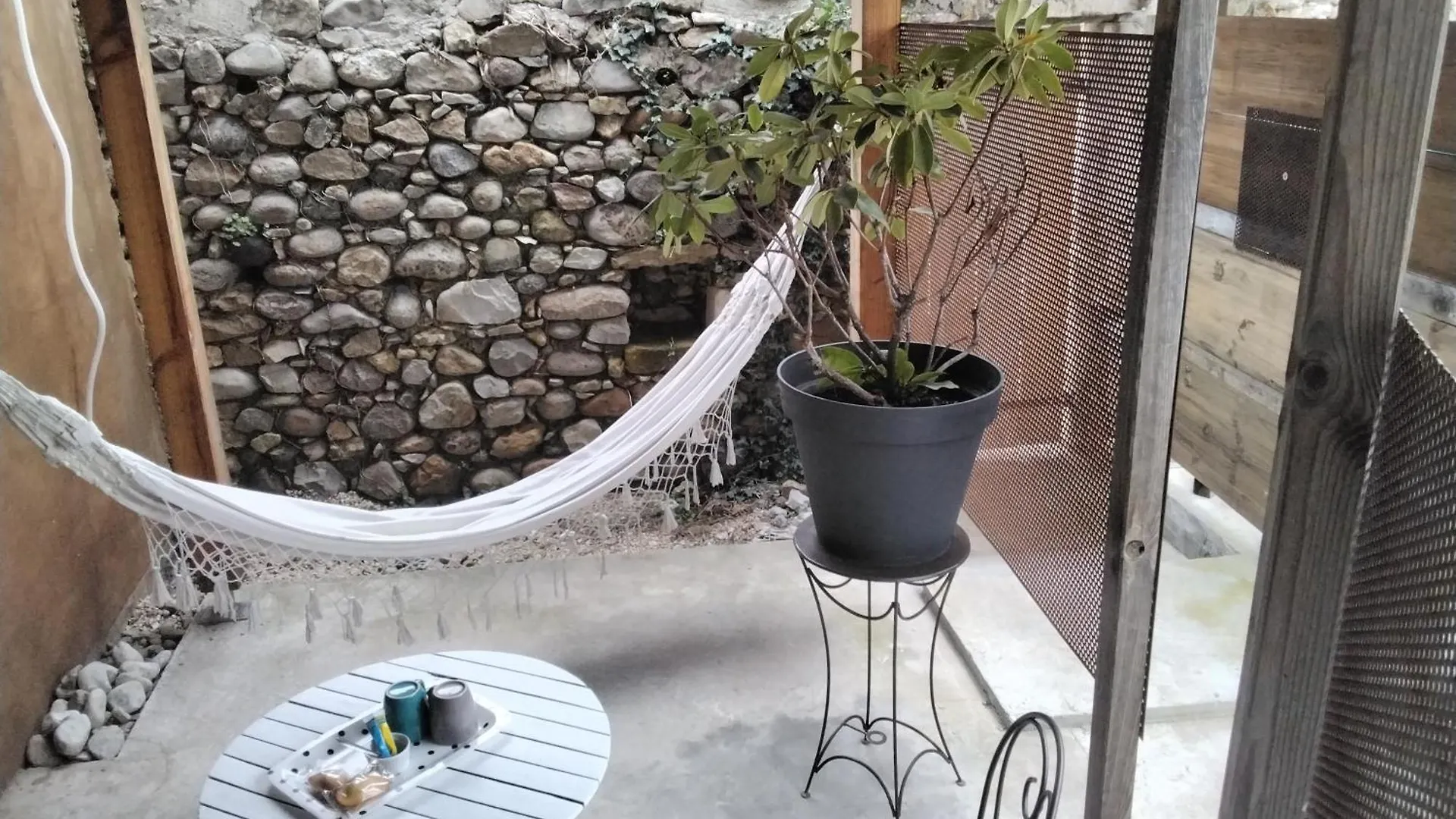 Chambre Terrasse Et Parking Prives 400 M Du Marche Vallon Vallon-Pont-d'Arc