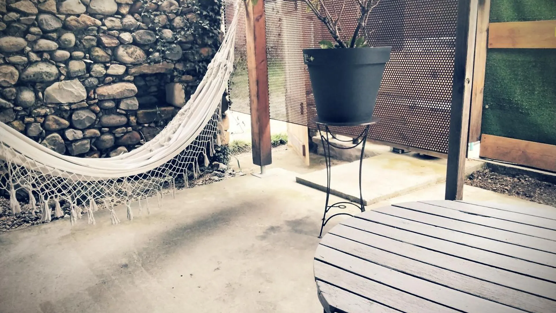 Chambre Terrasse Et Parking Prives 400 M Du Marche Vallon 0*, Vallon-Pont-d'Arc France