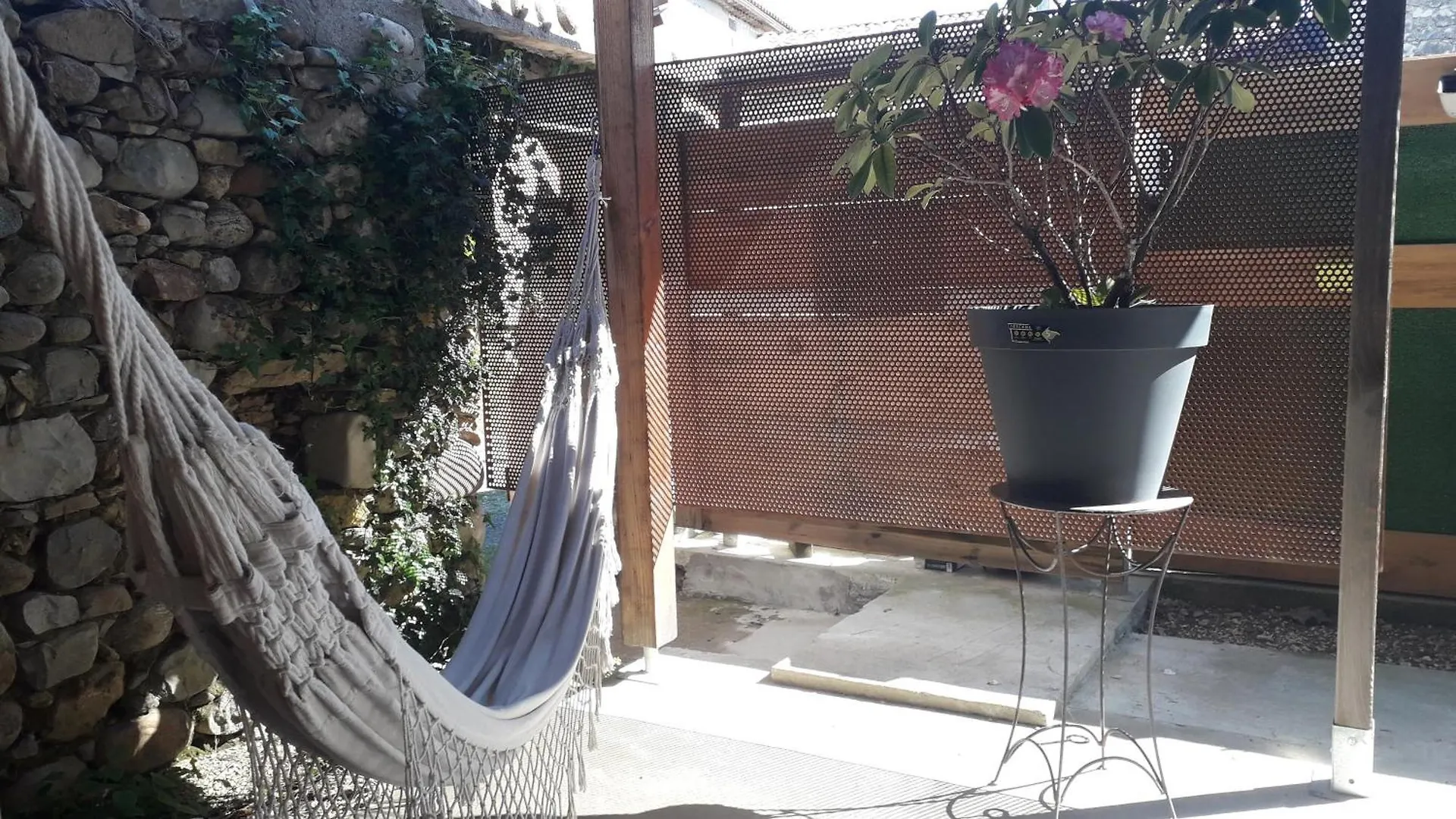 Chambre Terrasse Et Parking Prives 400 M Du Marche Vallon Vallon-Pont-d'Arc