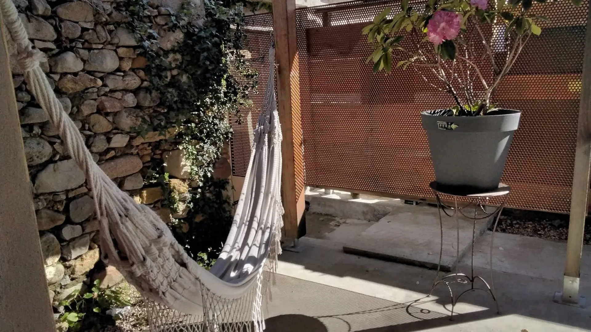 Chambre Terrasse Et Parking Prives 400 M Du Marche Vallon France
