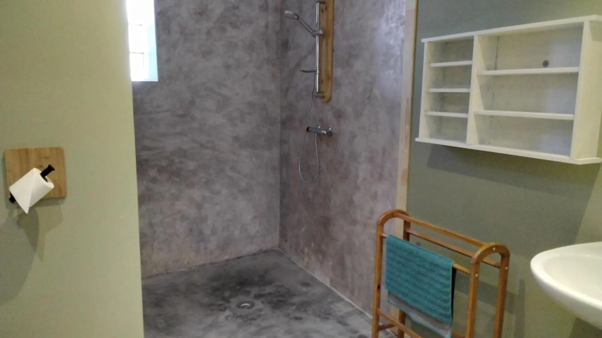 Guest house Chambre Terrasse Et Parking Prives 400 M Du Marche Vallon France